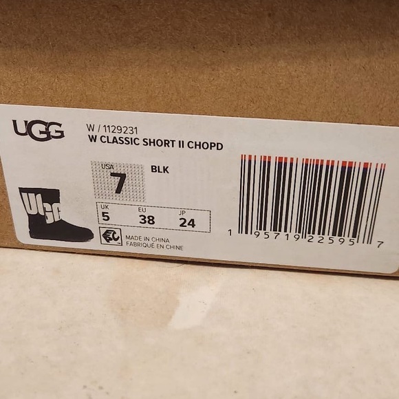 UGG Boots - Picture 3 of 3